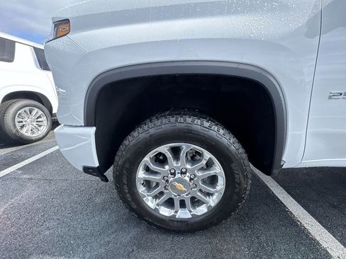 Used 2025 Chevrolet Silverado 2500 LT w/ Z71 Chrome Sport Edition image 10