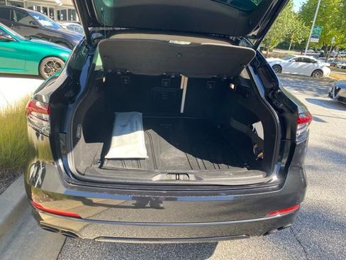 Used 2022 Maserati Levante GT image 9