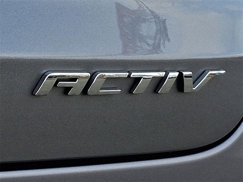 Used 2024 Chevrolet Trax ACTIV w/ Sunroof Package image 30