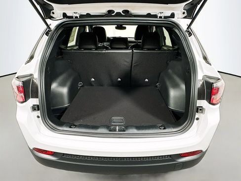 New 2026 Jeep Compass Latitude image 25