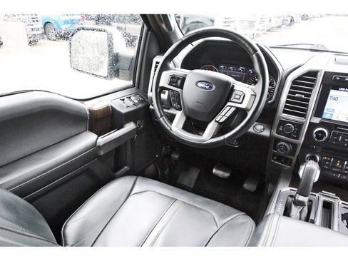 Used 2017 Ford F150 Platinum w/ Equipment Group 701A Luxury AWD/4WD image 11
