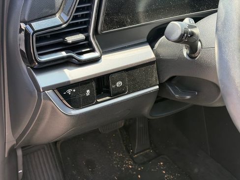 Used 2023 Kia Sportage EX AWD/4WD image 6