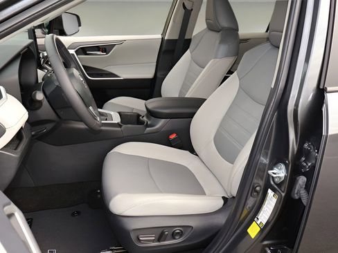 Certified 2023 Toyota RAV4 XLE Premium FWD image 11