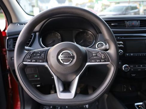 Used 2017 Nissan Rogue Sport SV image 22