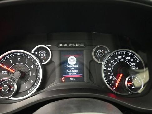 New 2026 RAM 1500 4x4 Crew Cab image 4