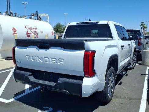 Used 2022 Toyota Tundra SR5 w/ SR5 Convenience Package AWD/4WD image 3