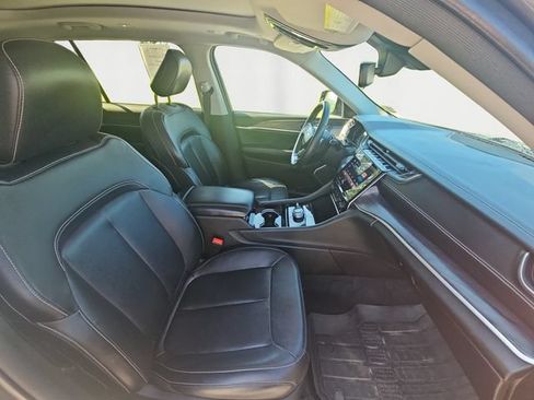 Used 2022 Jeep Grand Cherokee L Limited AWD/4WD image 15