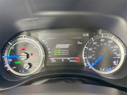 Used 2025 Toyota Highlander XLE AWD/4WD image 21