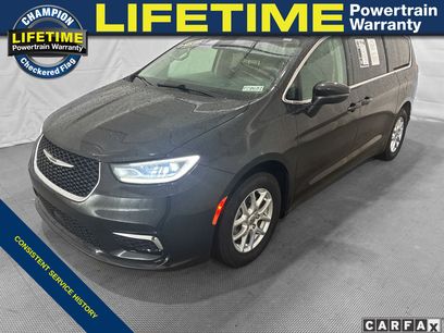 Used 2023 Chrysler Pacifica Touring-L