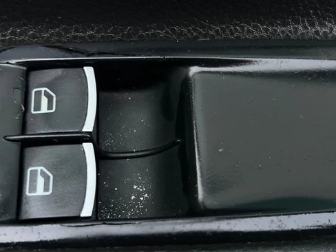 Used 2011 Volkswagen GTI 2-Door FWD image 37