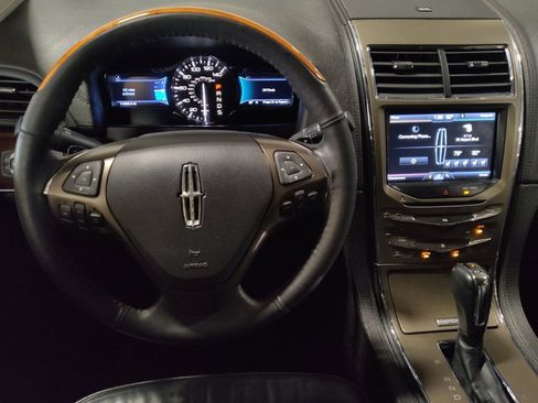 Used 2014 Lincoln MKX FWD w/ Equipment Group 101A image 22