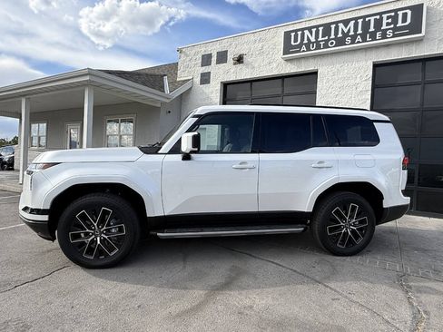 Used 2026 Lexus GX 550 w/ Cold Area Package AWD/4WD image 7