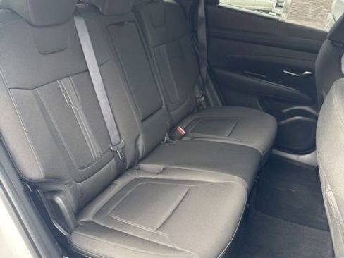 Used 2025 Hyundai Tucson SEL image 12