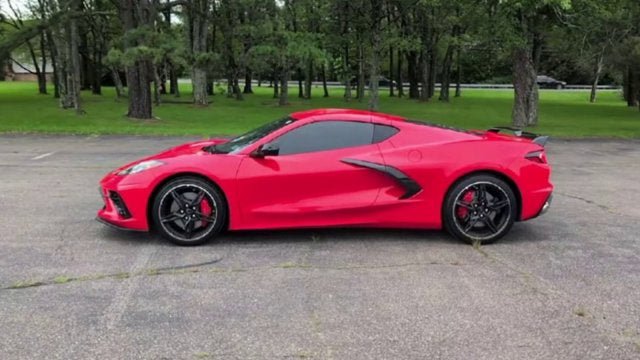 Used 2021 Chevrolet Corvette Stingray Coupe w/ Z51 Performance Package RWD image 5