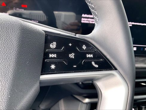 Used 2025 Audi Q5 Premium w/ Convenience Package image 23