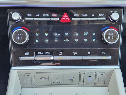 Certified 2025 Hyundai Santa Fe Calligraphy image 14