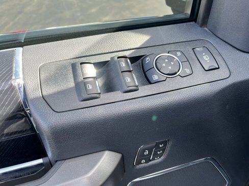 Used 2022 Ford F350 Platinum w/ FX4 Off-Road Package image 19