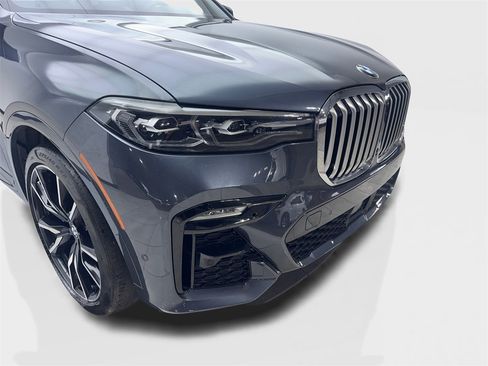 Used 2022 BMW X7 xDrive40i w/ M Sport Package image 17