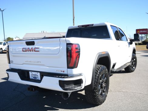 Used 2024 GMC Sierra 2500 AT4 w/ Technology Package image 15