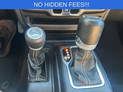 Used 2020 Jeep Wrangler Unlimited Sahara AWD/4WD image 24