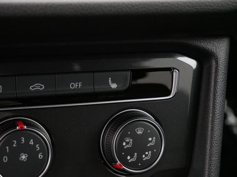 Certified 2024 Volkswagen Tiguan S image 29