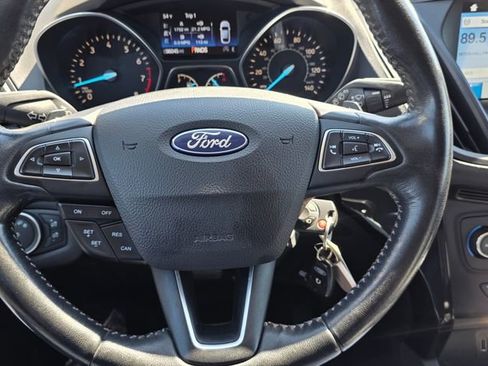 Used 2017 Ford Escape SE w/ Equipment Group 201A AWD/4WD image 19