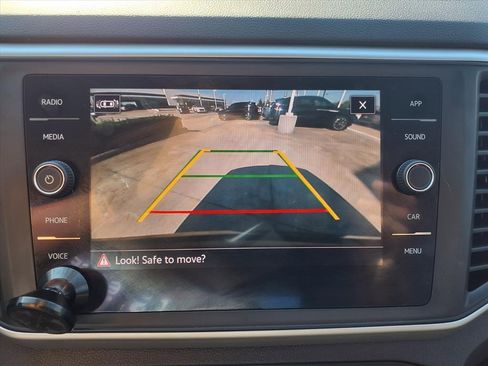 Used 2021 Volkswagen Atlas Cross Sport SE w/ Panoramic Sunroof Package image 4