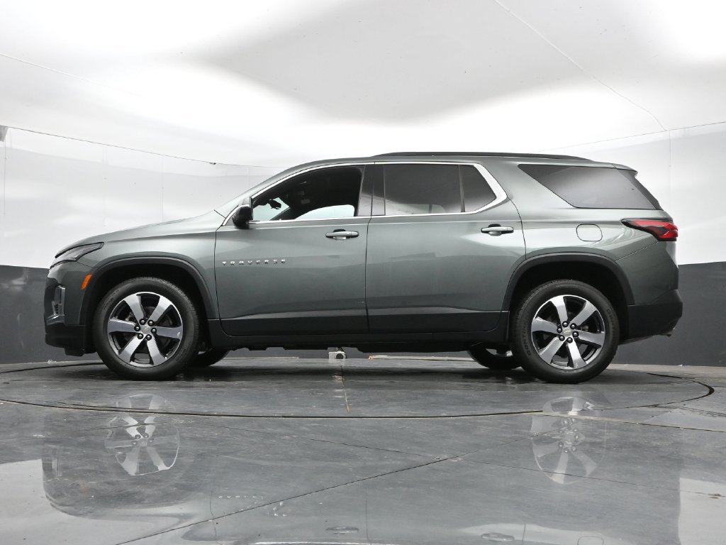 Used 2022 Chevrolet Traverse LT w/ LT Premium Package AWD/4WD image 47