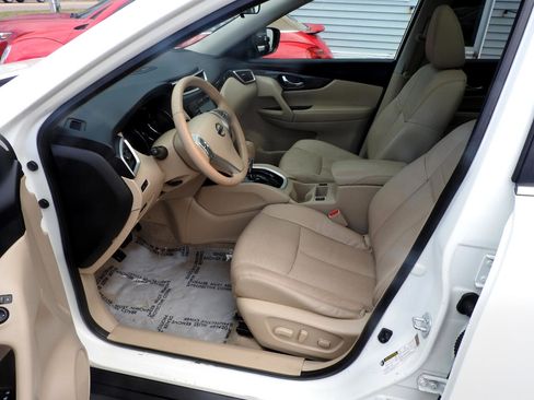 Used 2015 Nissan Rogue SL w/ SL Premium Package image 7