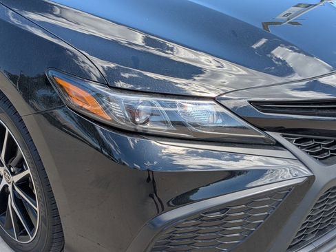 Used 2023 Toyota Camry SE FWD image 11