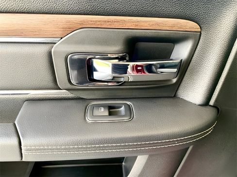 Used 2019 RAM 1500 Laramie w/ Convenience Group image 19