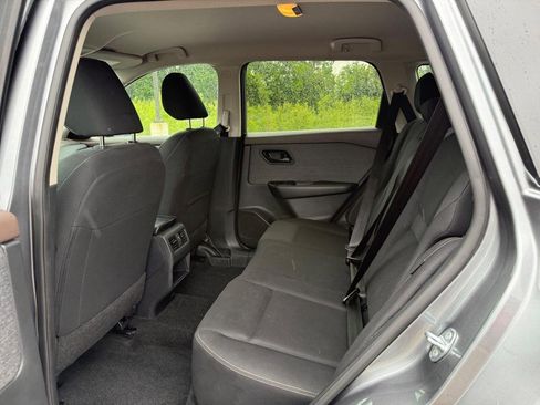 Used 2023 Nissan Rogue S AWD/4WD image 10