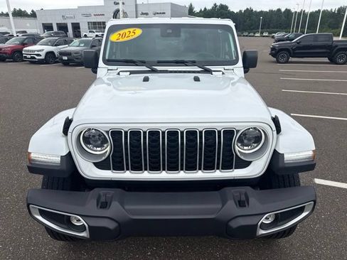 Used 2025 Jeep Wrangler Unlimited Sahara AWD/4WD image 2