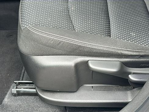 Used 2022 GMC Terrain SLE image 15