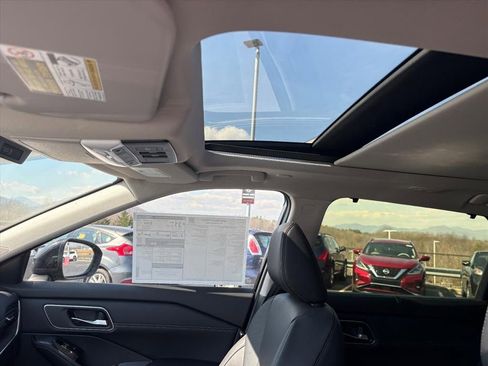 New 2026 Nissan Rogue Platinum image 13