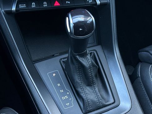 Used 2023 Audi Q3 2.0T Premium w/ Black Optic Sport Package image 21