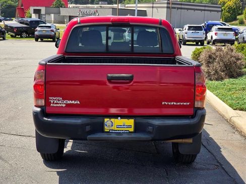 Used 2015 Toyota Tacoma PreRunner w/ Convenience Package RWD image 25