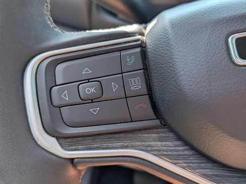 Used 2022 Jeep Wagoneer Series II AWD/4WD image 19