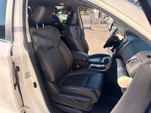 Used 2022 Subaru Ascent Touring AWD/4WD image 14