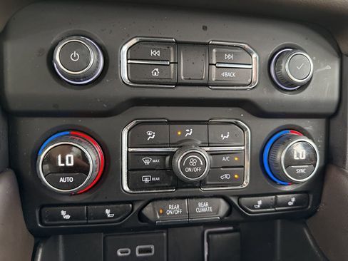 Used 2022 Chevrolet Tahoe LT image 34