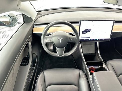 Used 2018 Tesla Model 3 Mid Range image 11