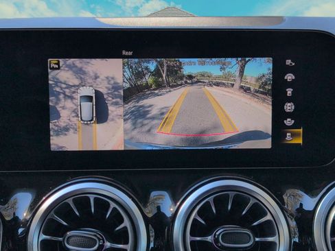 Used 2023 Mercedes-Benz GLA 250 image 11