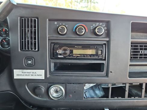 Used 2013 Chevrolet Express 4500 w/ Shuttle Bus Package image 16