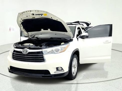 Used 2015 Toyota Highlander Limited Platinum FWD image 13