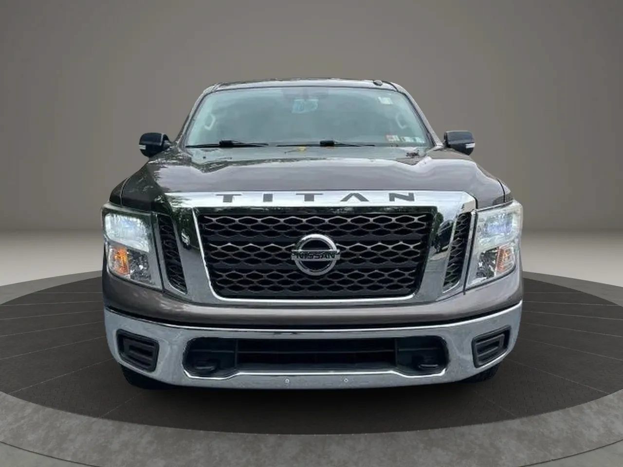 Used 2018 Nissan Titan SV AWD/4WD image 11