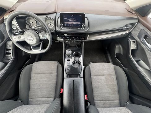 Used 2023 Nissan Rogue SV image 10