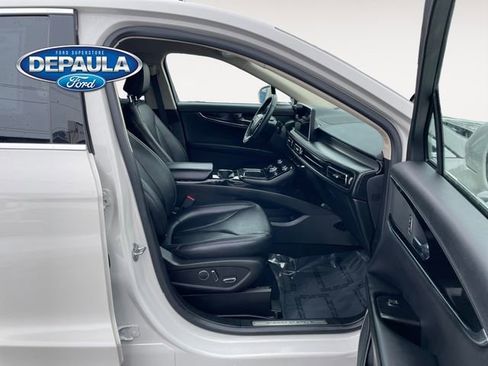 Used 2022 Lincoln Nautilus AWD w/ Premium Package image 19