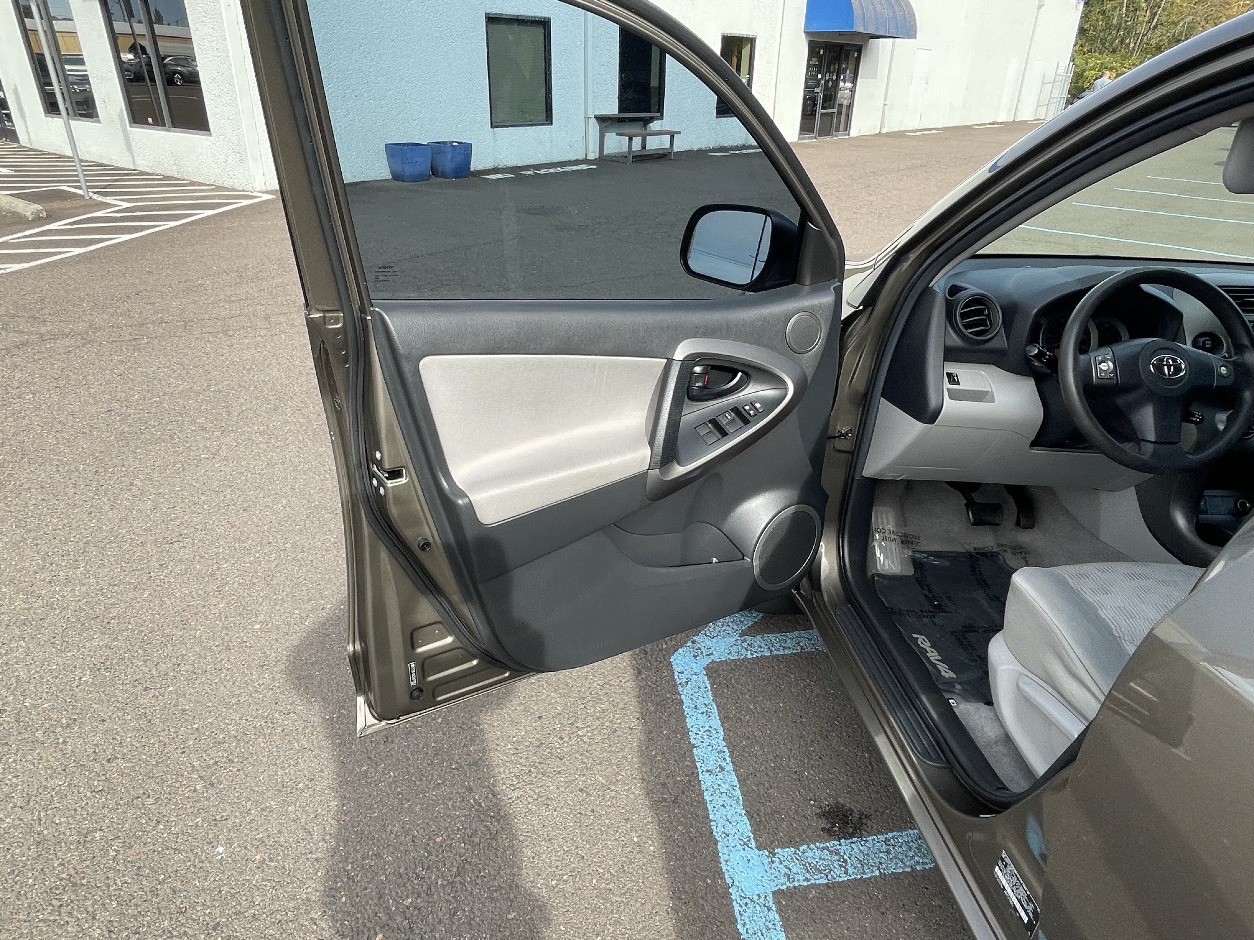 Used 2012 Toyota RAV4 4WD w/ Value Pkg image 15