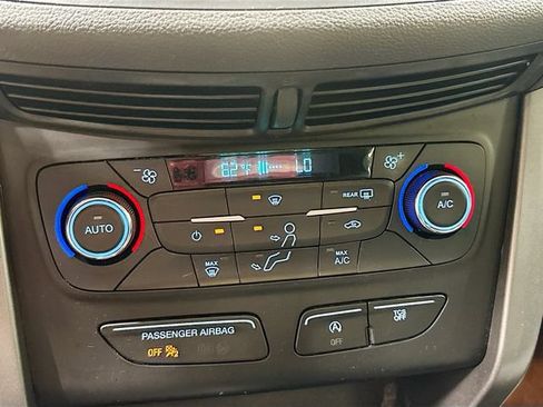 Used 2017 Ford Escape SE AWD/4WD image 13