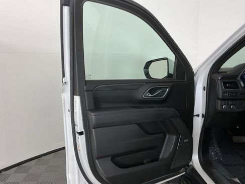 Used 2023 Chevrolet Suburban RST image 10